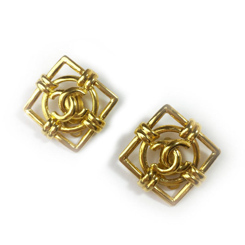 Chanel Vintage Paris Star CC Hammered Clip On Earrings