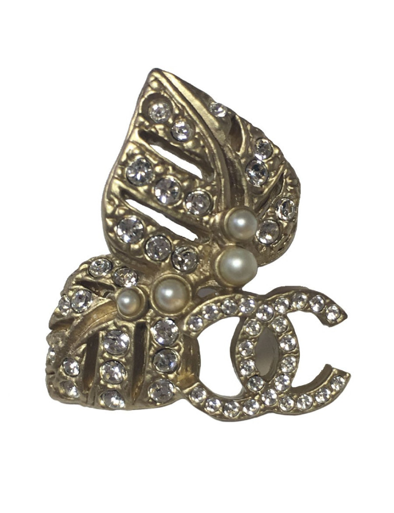 CHANEL leaves stud earrings in matte gold metal, rhinestones and pearls