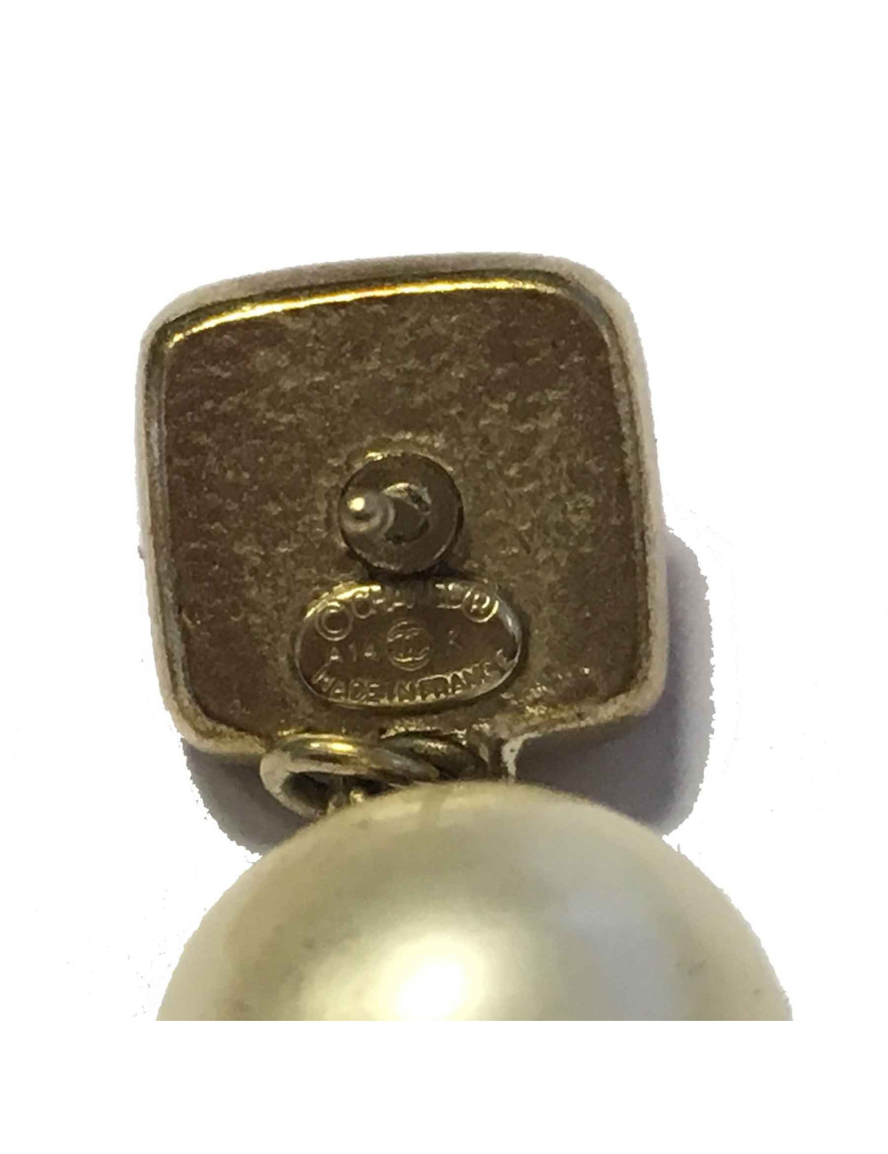 CHANEL stud earrings in coral resin and pearl