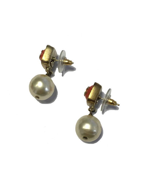 CHANEL stud earrings in coral resin and pearl
