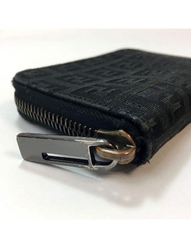 Porte monnaie FENDI toile noire