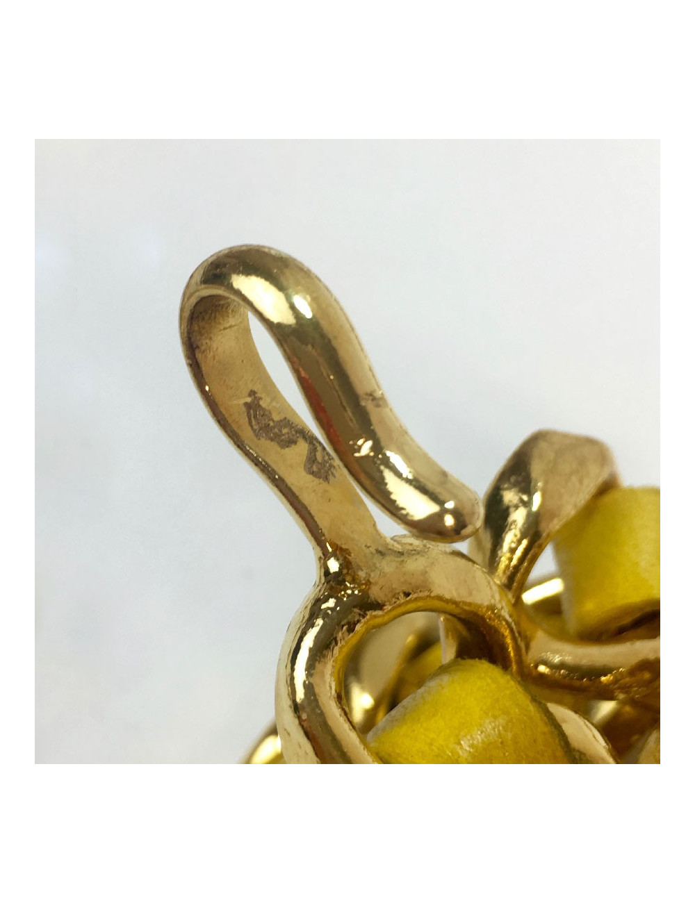 Ceinture CHANEL Vintage chaine entrelacée de cuir jaune