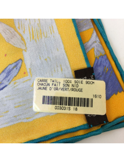 PRIX D'ACHAT Carré HERMES " Chacun fait son nid" en soie jaune d'or, vert et rouge