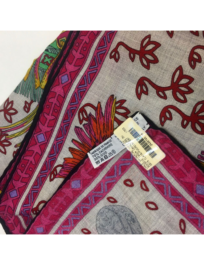 Châle HERMES "Cavaliers du Caucase" en cachemire et soie