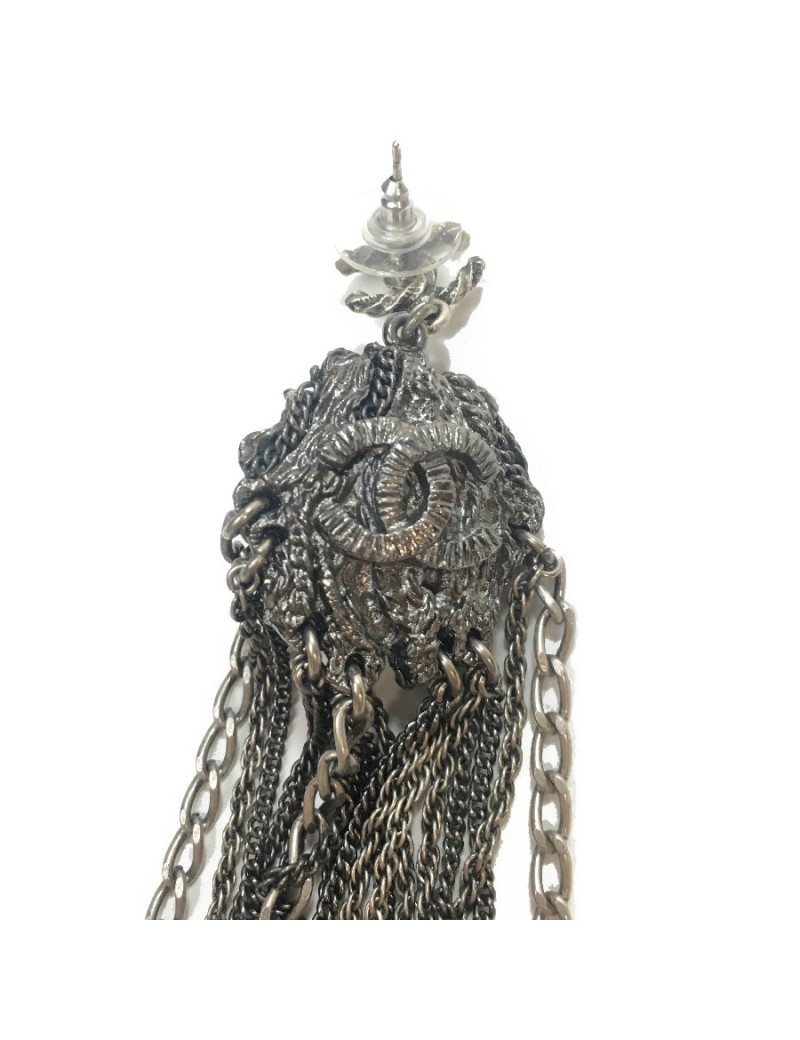 CHANEL lion's head and chains dangle earrings