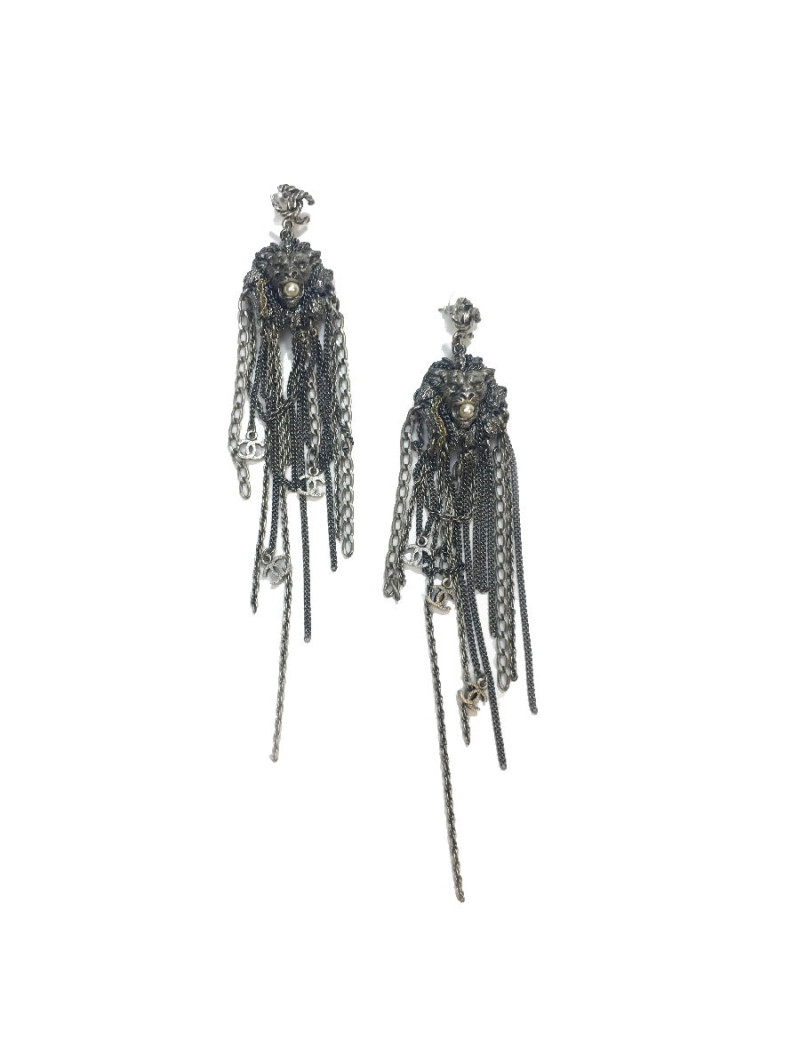 CHANEL lion's head and chains dangle earrings