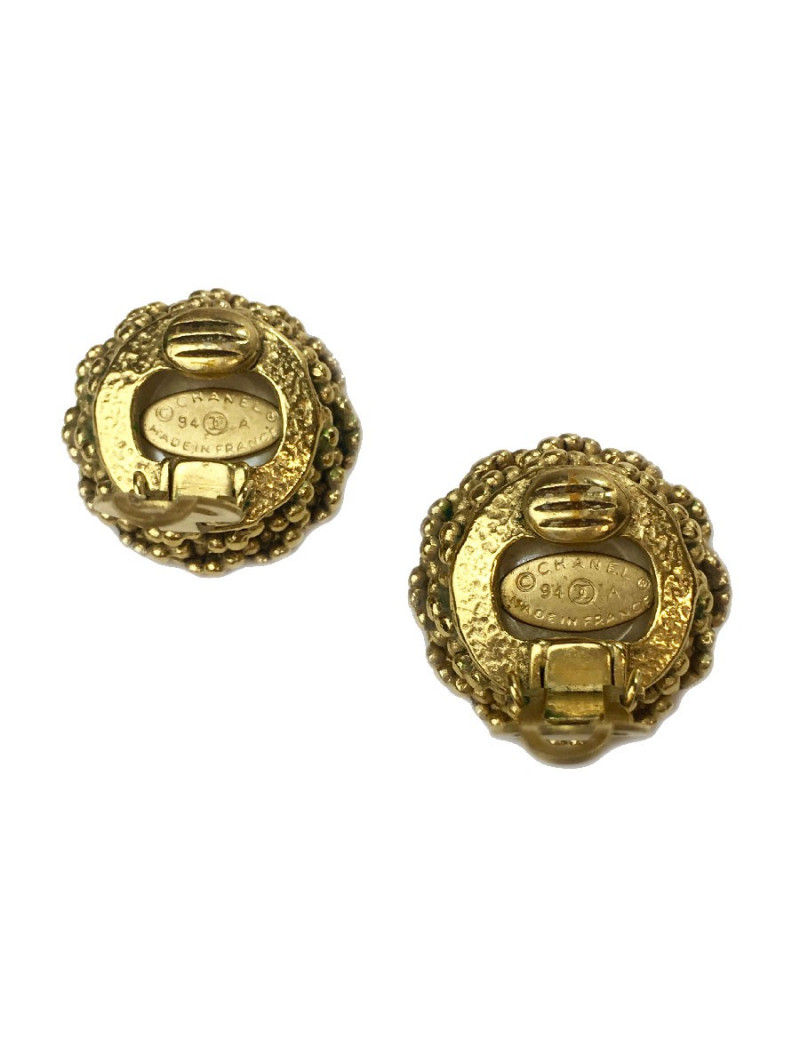 CHANEL vintage clip-on earrings in gilt metal