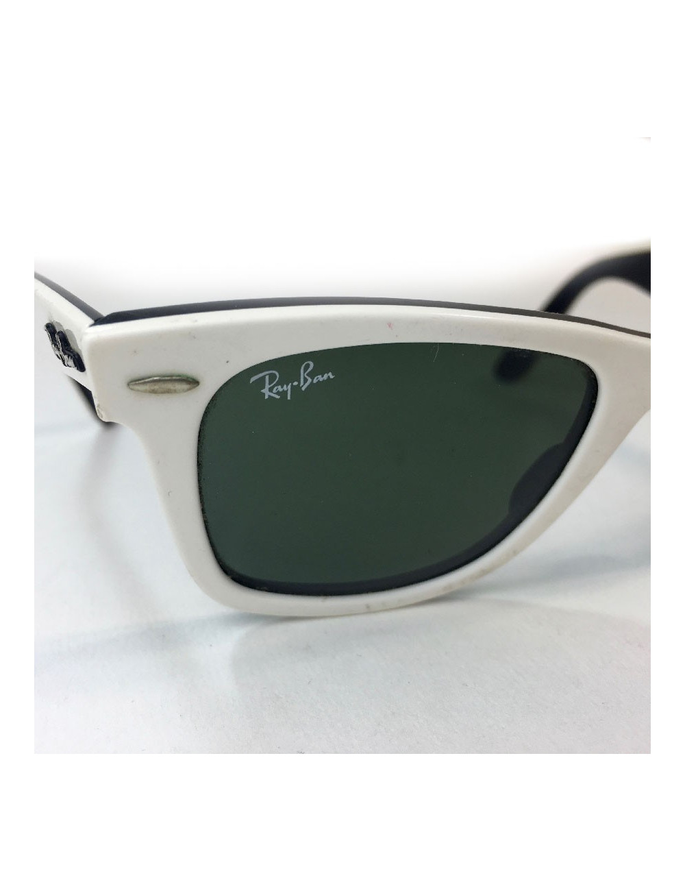 Lunettes de soleil RAY BAN Wayfarer blanches