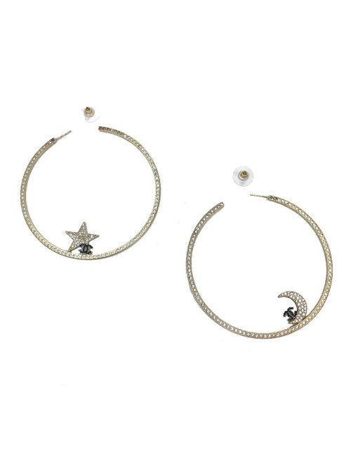 Créoles CHANEL en métal or pâle et strass