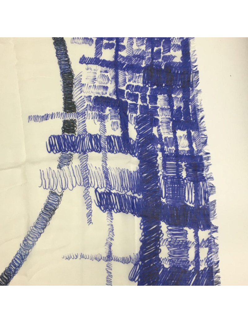 Châle CHANEL en modal et soie bleu et écru 