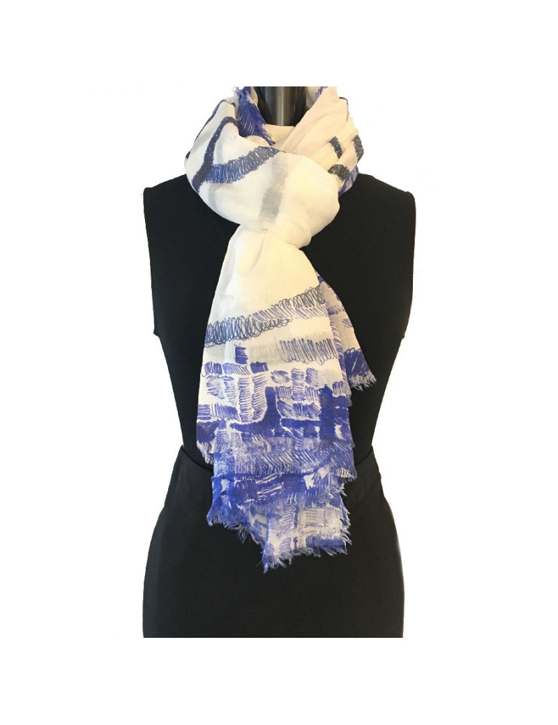 Châle CHANEL en modal et soie bleu et écru 