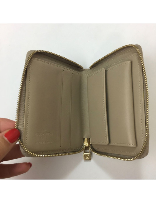 Porte-monnaie LOUIS VUITTON en cuir monogram beige verni