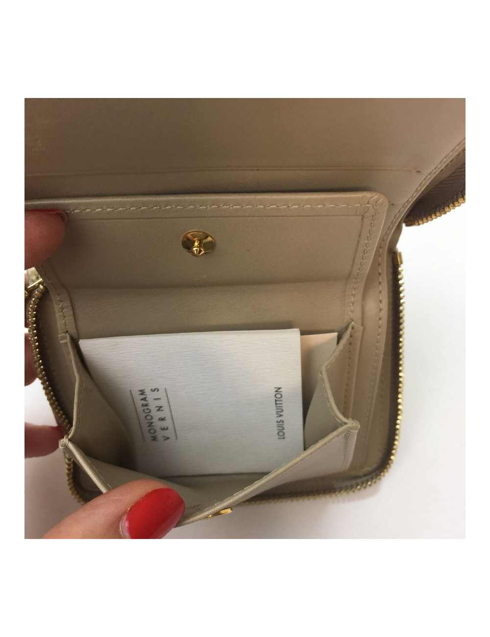 Porte monnaie LOUIS VUITTON CUIR MONOGRAM VERNI BEIGE