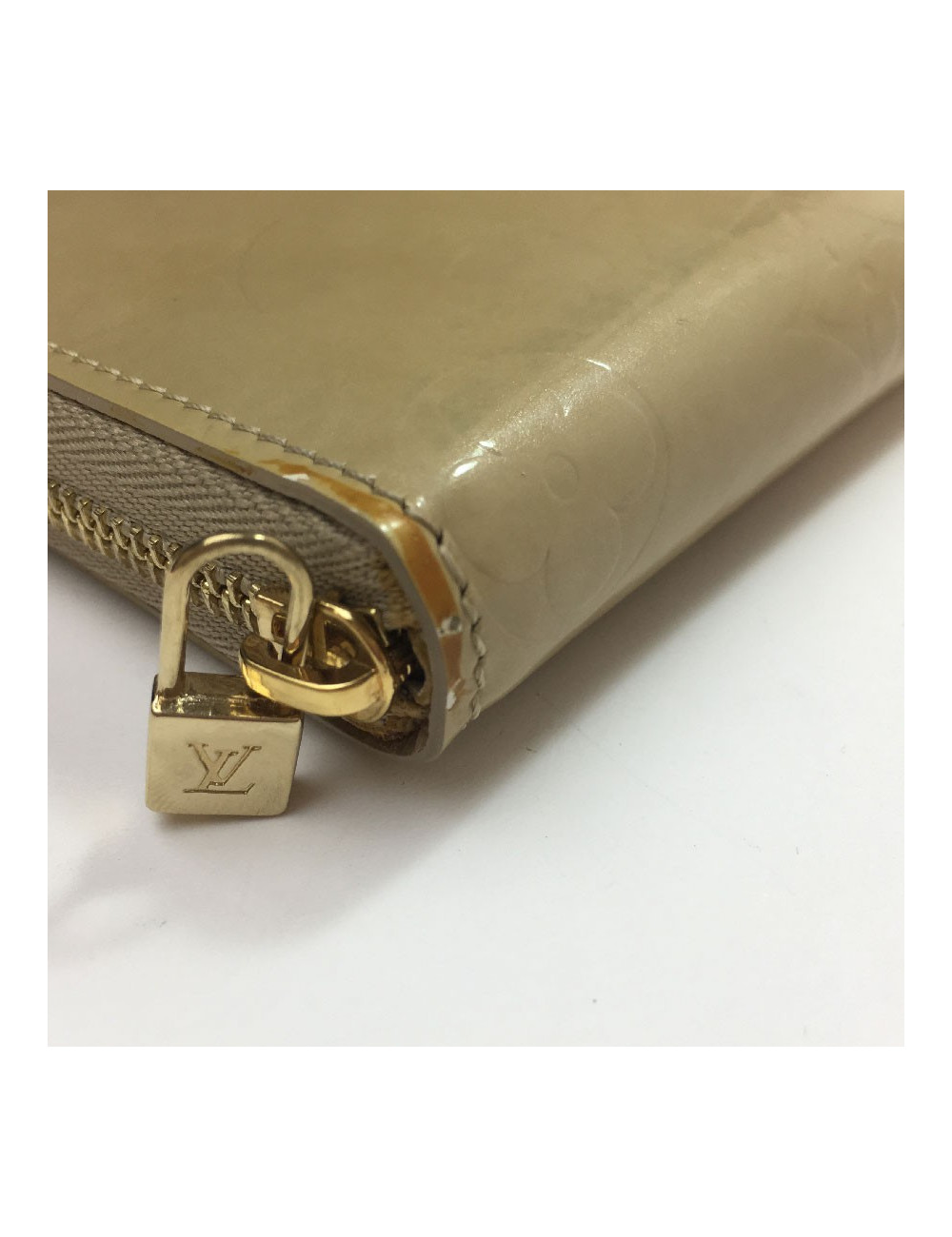Porte-monnaie LOUIS VUITTON en cuir monogram beige verni