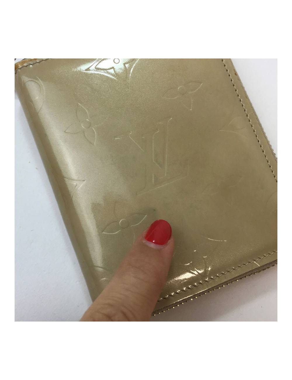 Porte-monnaie LOUIS VUITTON en cuir monogram beige verni