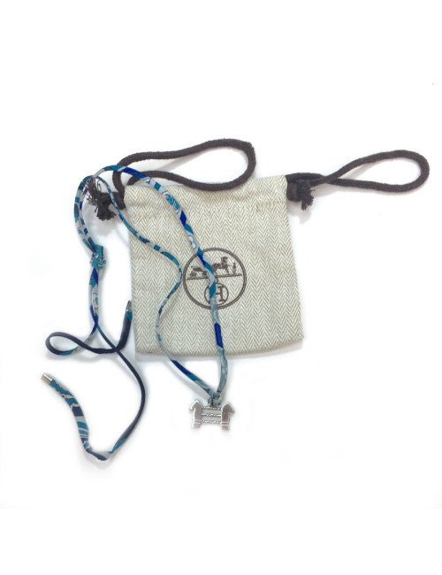 Collier-bracelet HERMES lien en soie multicolore et pendentif  argenté