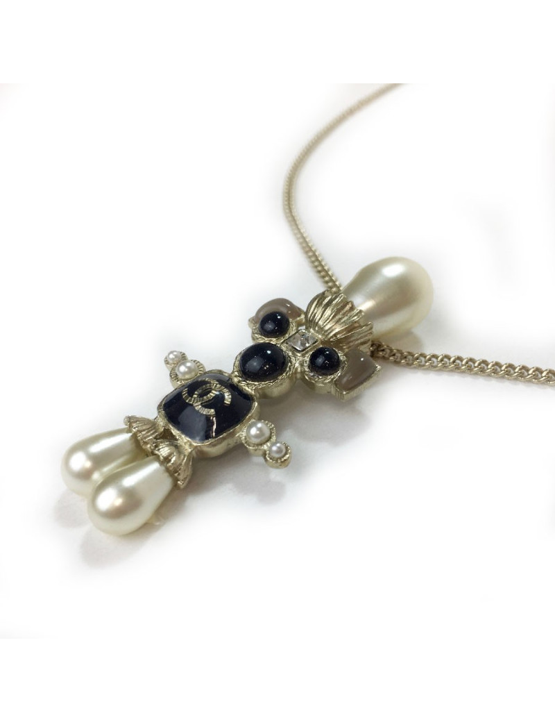 Pendentif et chaîne CHANEL 