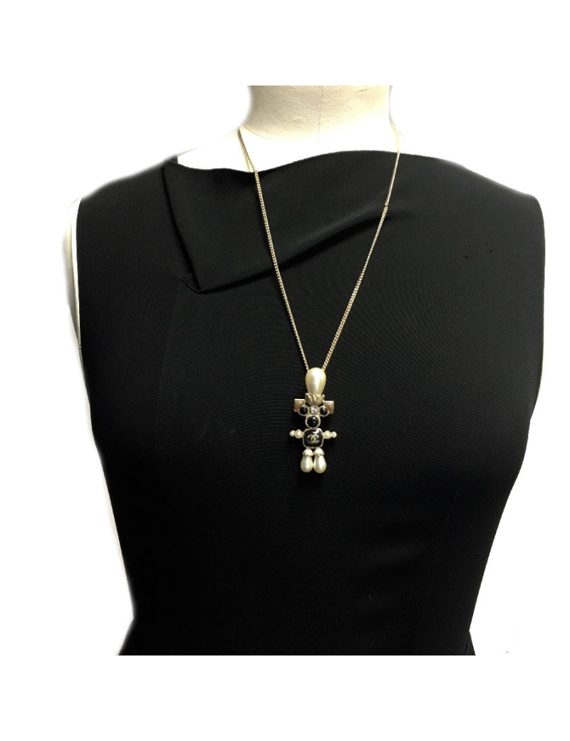 Pendentif et chaîne CHANEL 