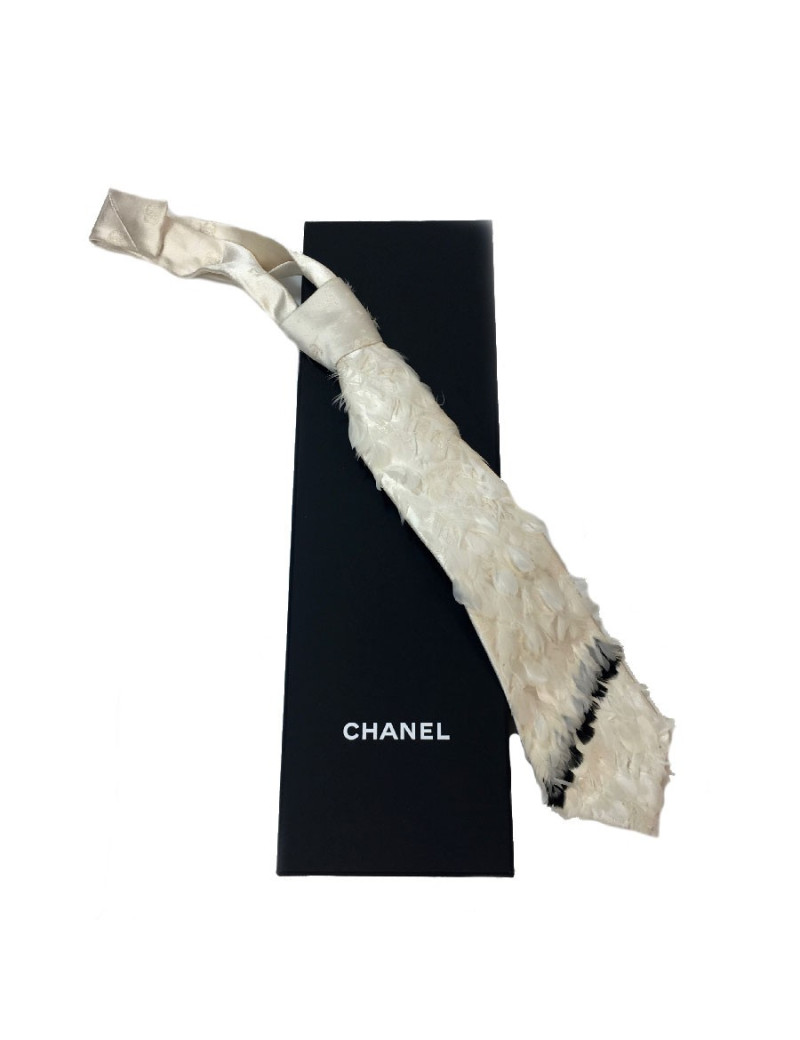 Cravate CHANEL couture plumes d'oie