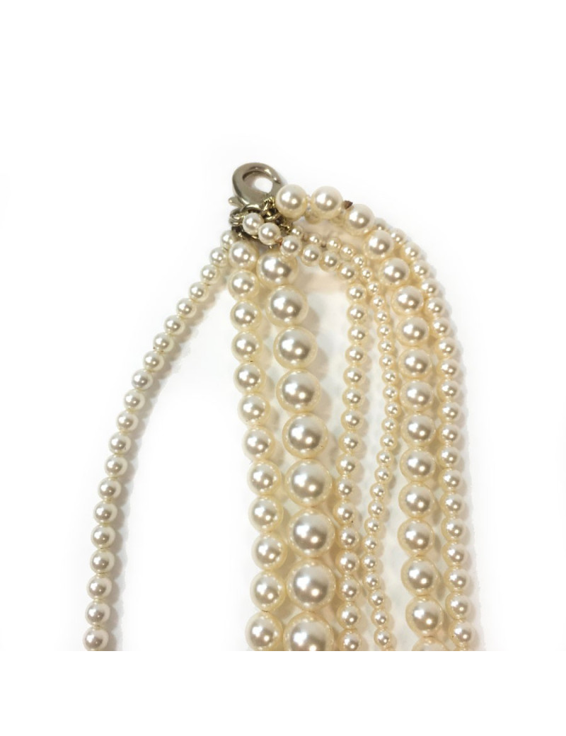 Sautoir multirangs CHANEL en perles nacrées et CC doré
