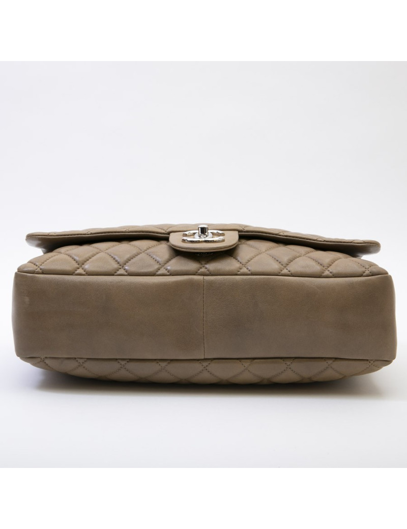 Sac CHANEL cuir d'agneau lisse matelassé marron 