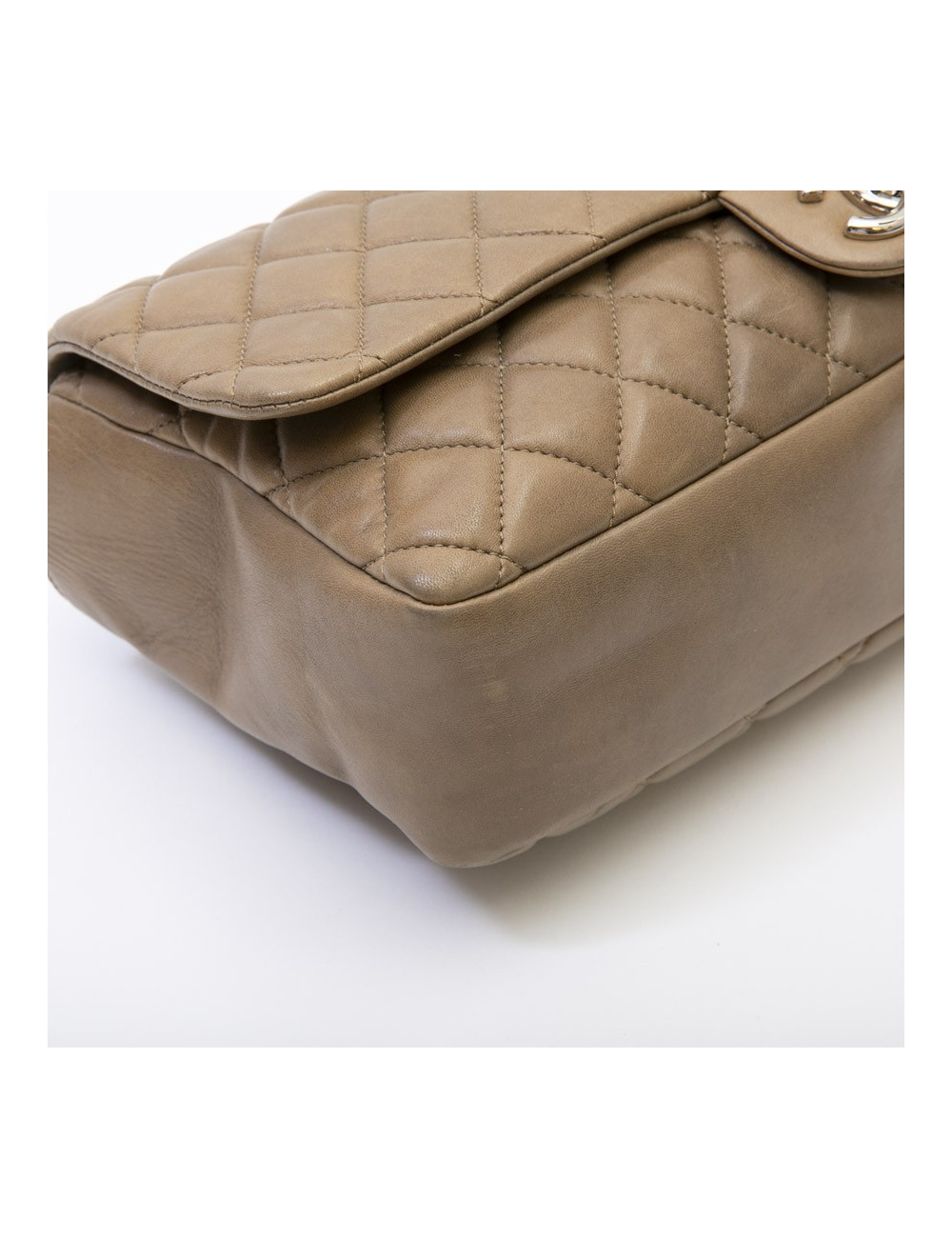 Sac CHANEL cuir d'agneau lisse matelassé marron 