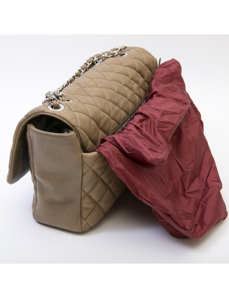 CHANEL bag in brown soft quilted lambskin leather