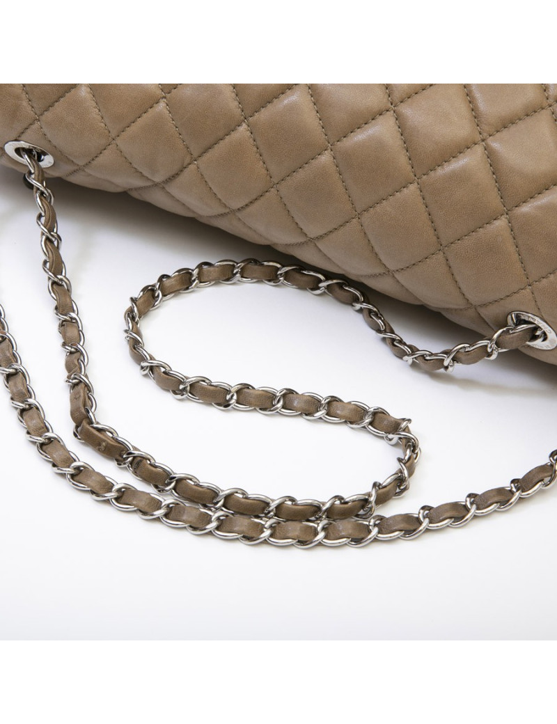 CHANEL bag in brown soft quilted lambskin leather