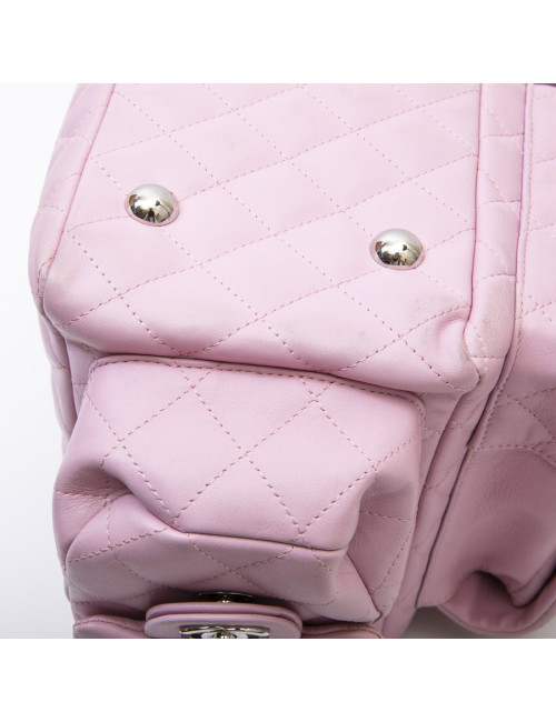 Sac CHANEL "Cambon" cuir d'agneau lisse et matelassé rose e "CC" noir