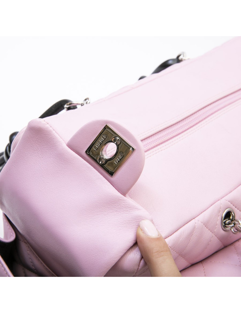 Sac CHANEL "Cambon" cuir d'agneau lisse et matelassé rose e "CC" noir