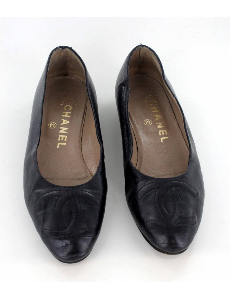 Ballerines CHANEL en cuir noir T 36