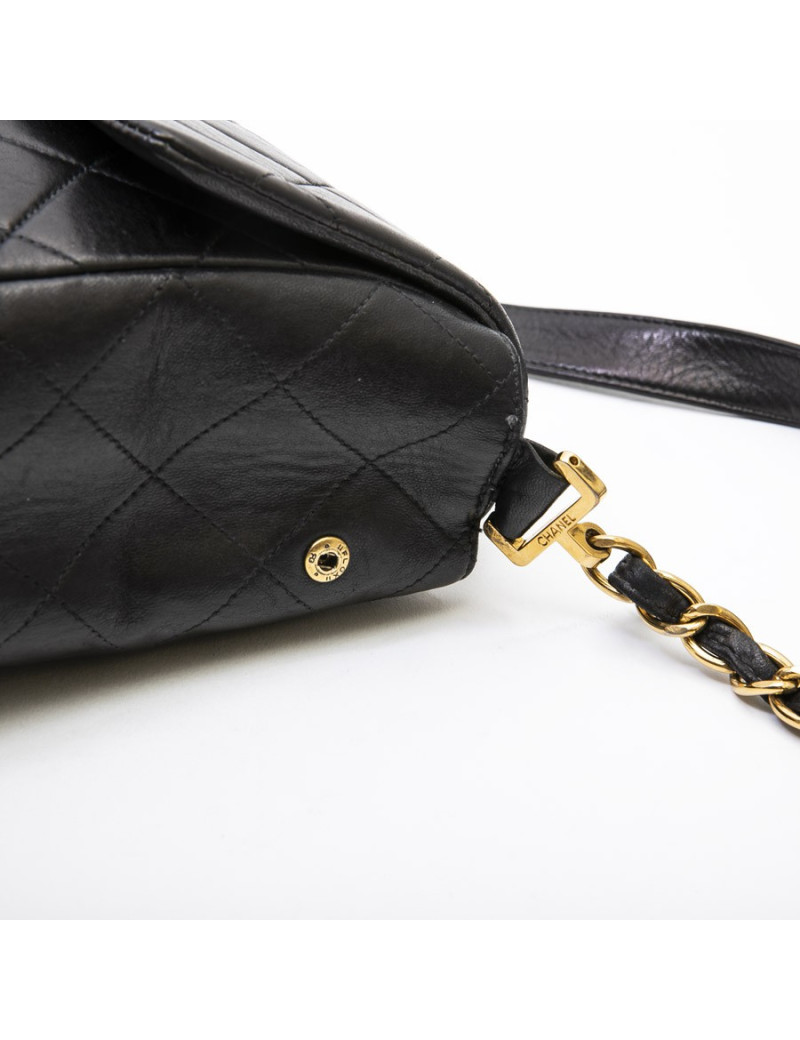 CHANEL vintage jumbo bag in black quilted leather