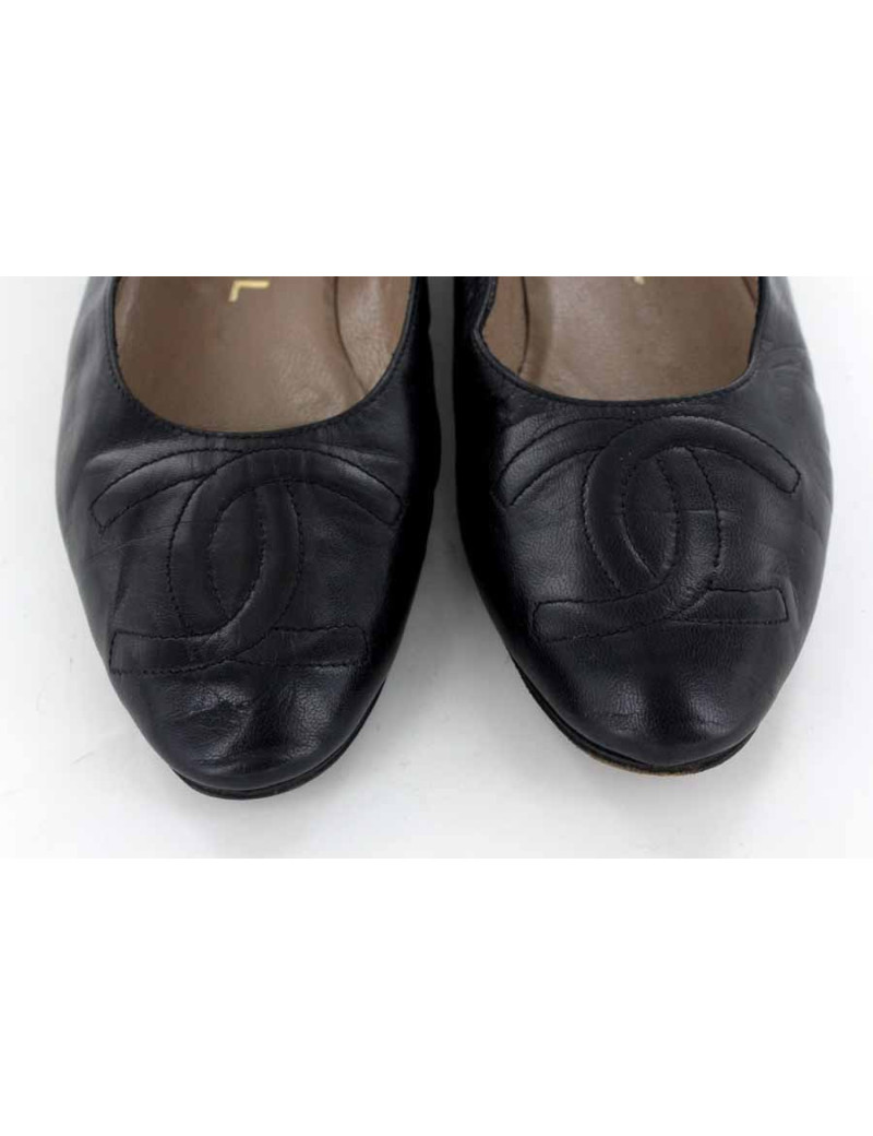 Ballerines CHANEL en cuir noir T 36