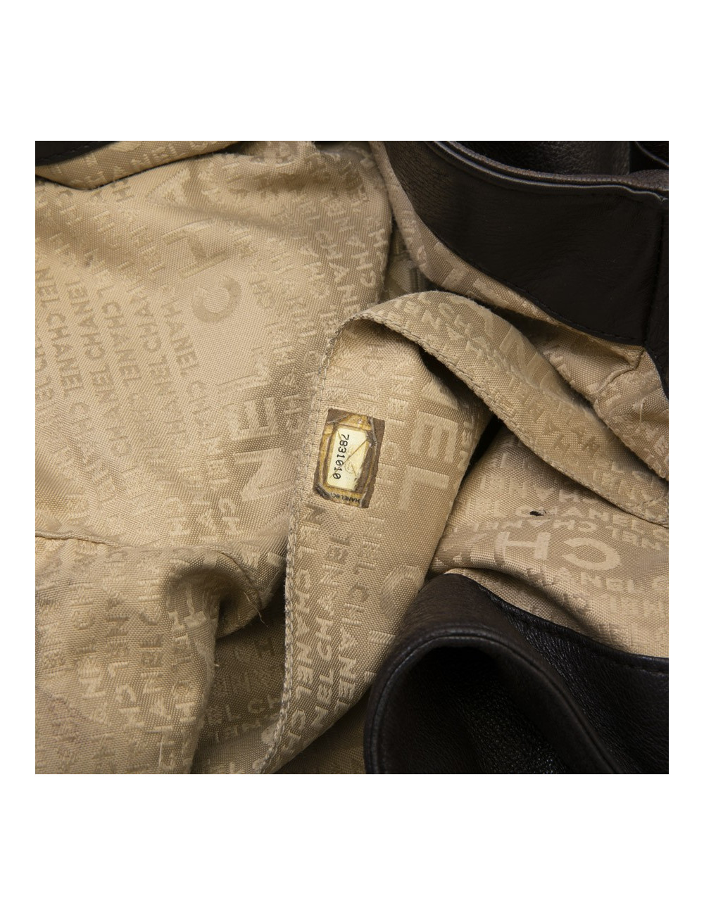 CHANEL bag in dark brown leather