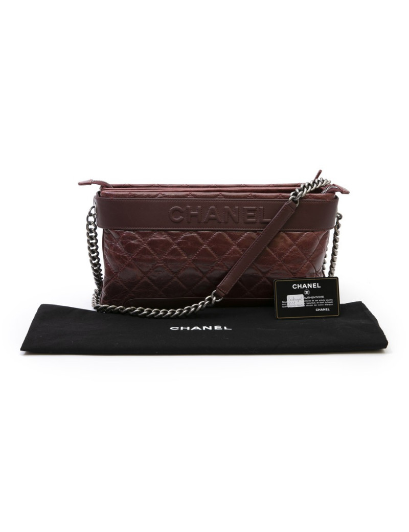 Sac CHANEL cuir verni matelassé vieilli bordeaux