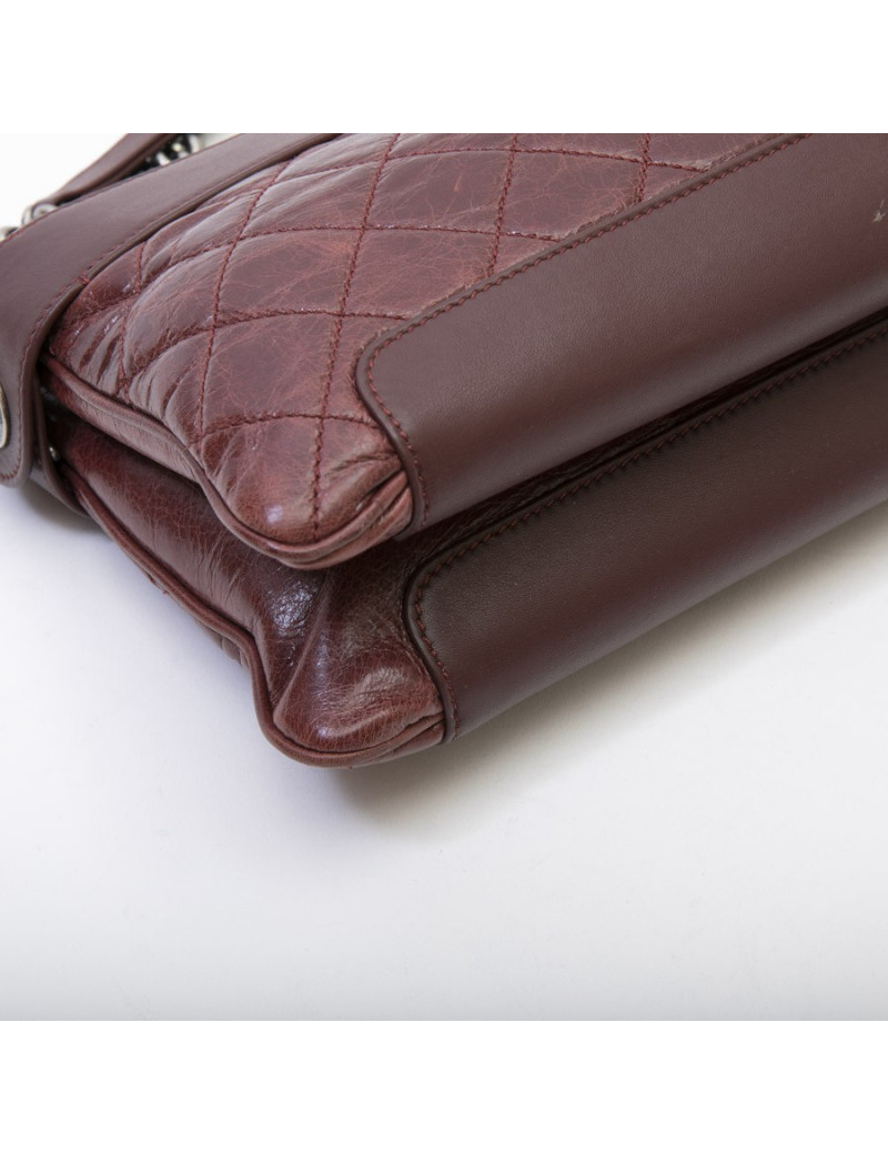 Sac CHANEL cuir verni matelassé vieilli bordeaux