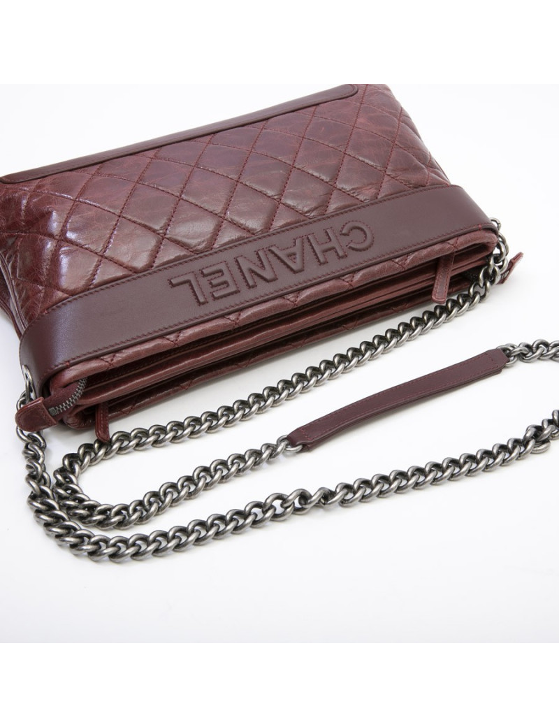 Sac CHANEL cuir verni matelassé vieilli bordeaux