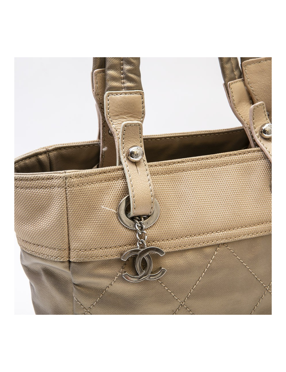 Sac "Biarritz" CHANEL toile matelassée beige doré