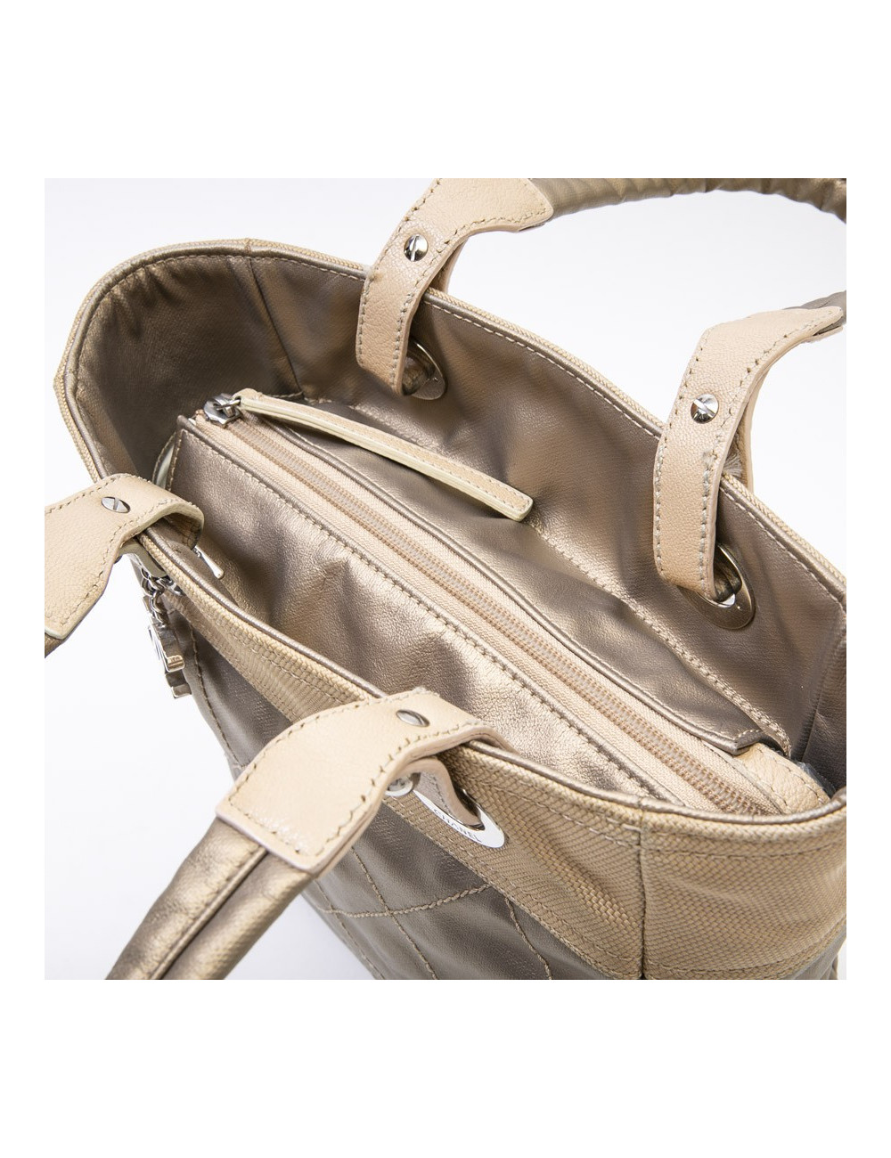 Sac "Biarritz" CHANEL toile matelassée beige doré