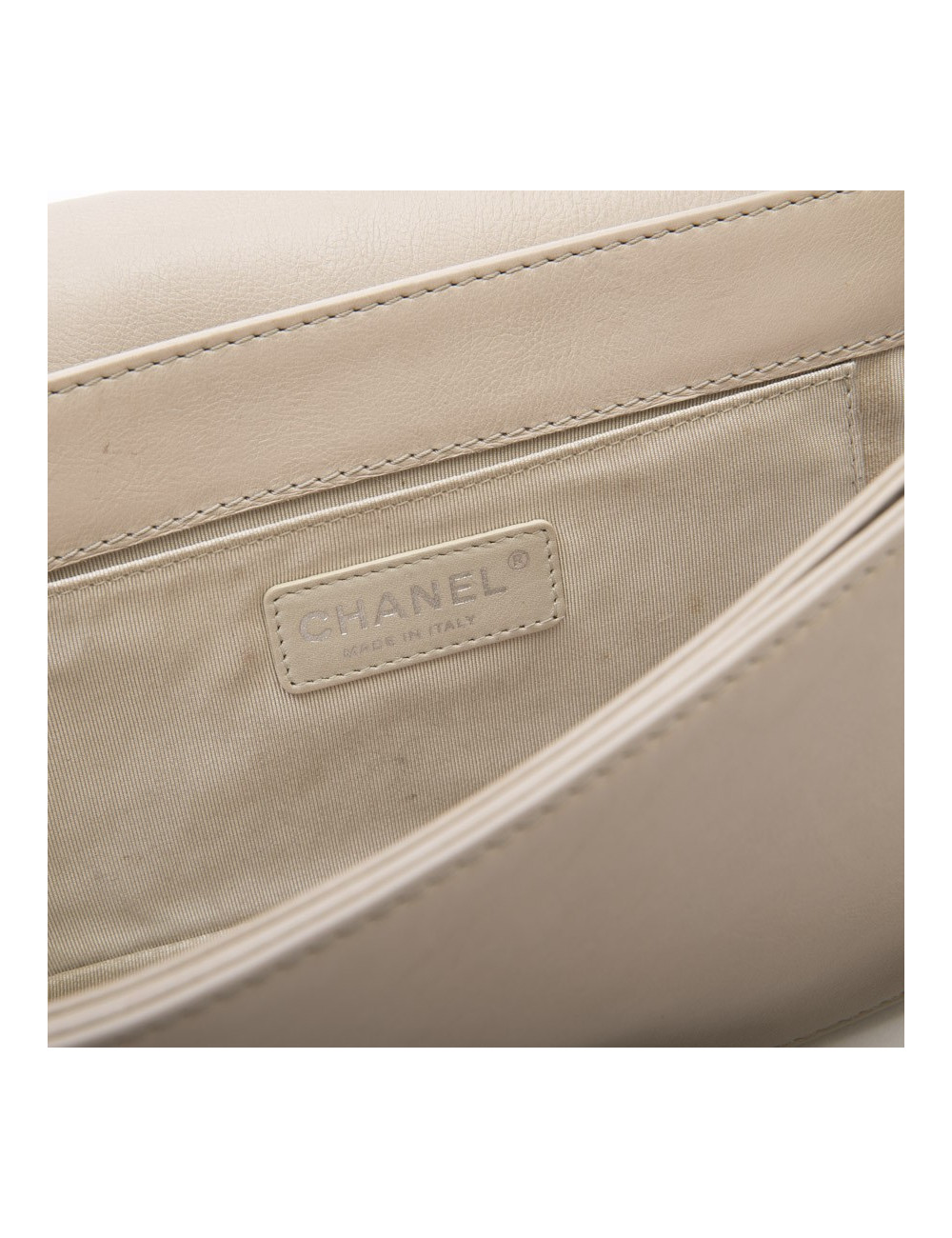 CHANEL boy bag in beige leather