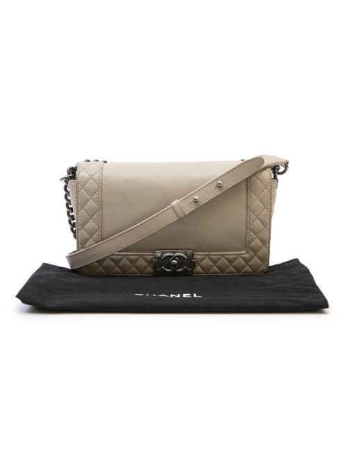 CHANEL boy bag in beige leather