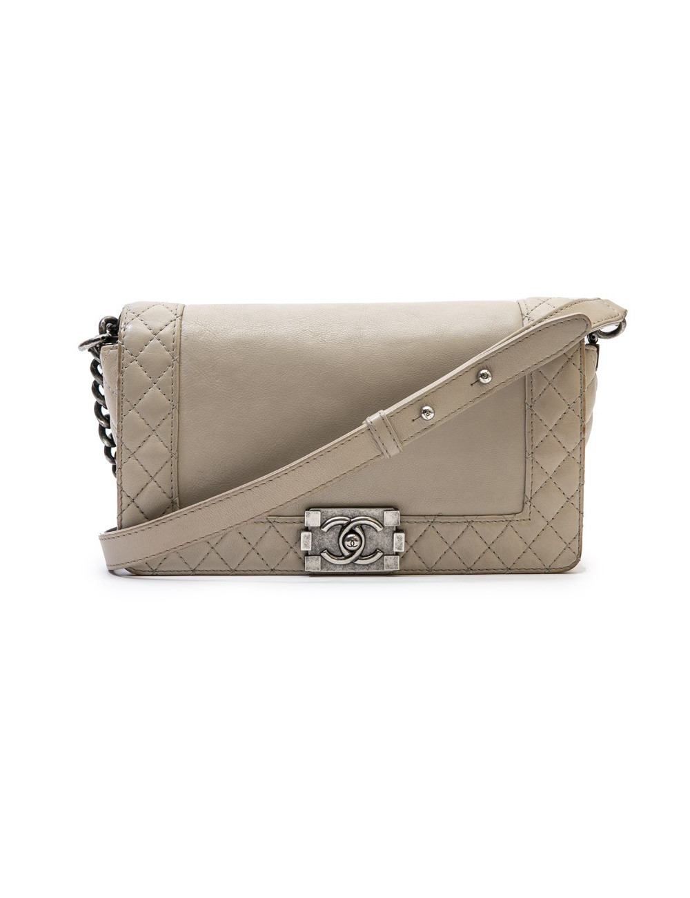 CHANEL boy bag in beige leather