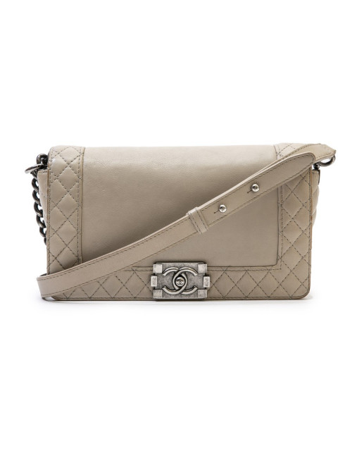 CHANEL boy bag in beige leather