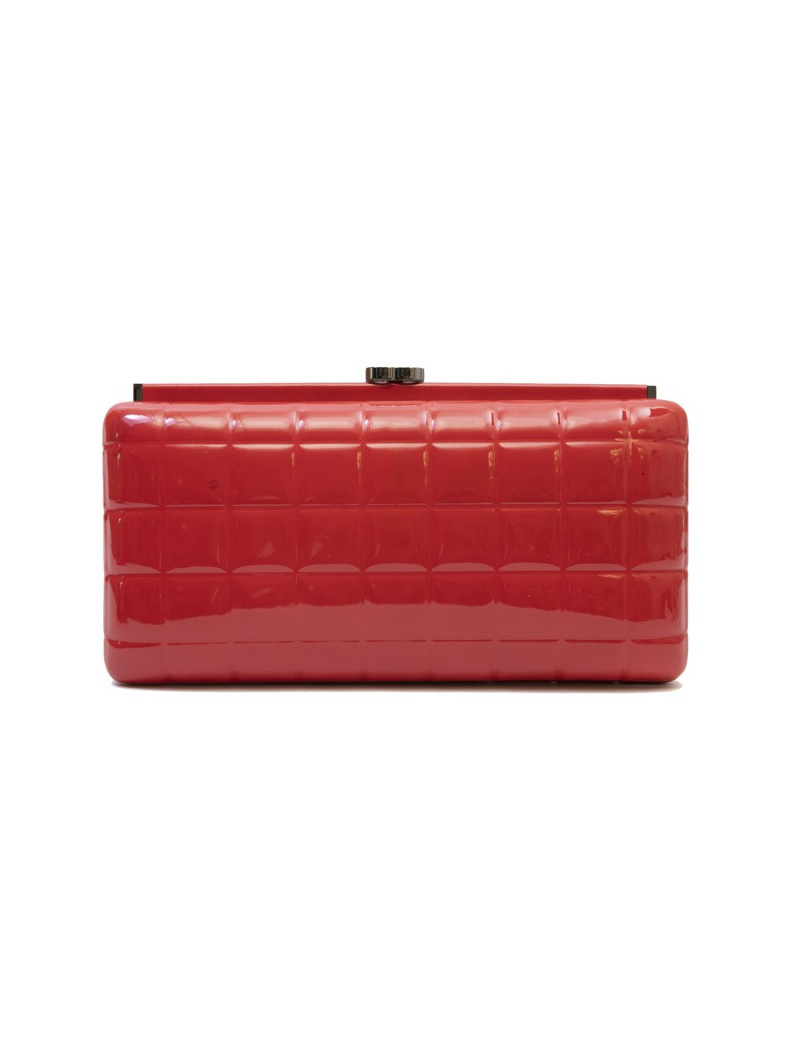 CHANEL clutch in red patent leather