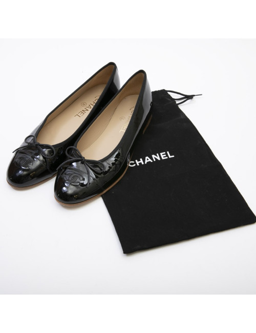 Ballerines T 39.5 CHANEL cuir verni noir