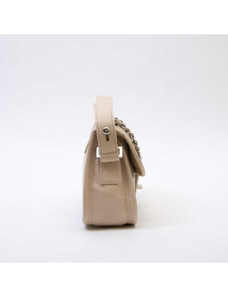 CHANEL bag in beige grained leather and 2.55 clasp