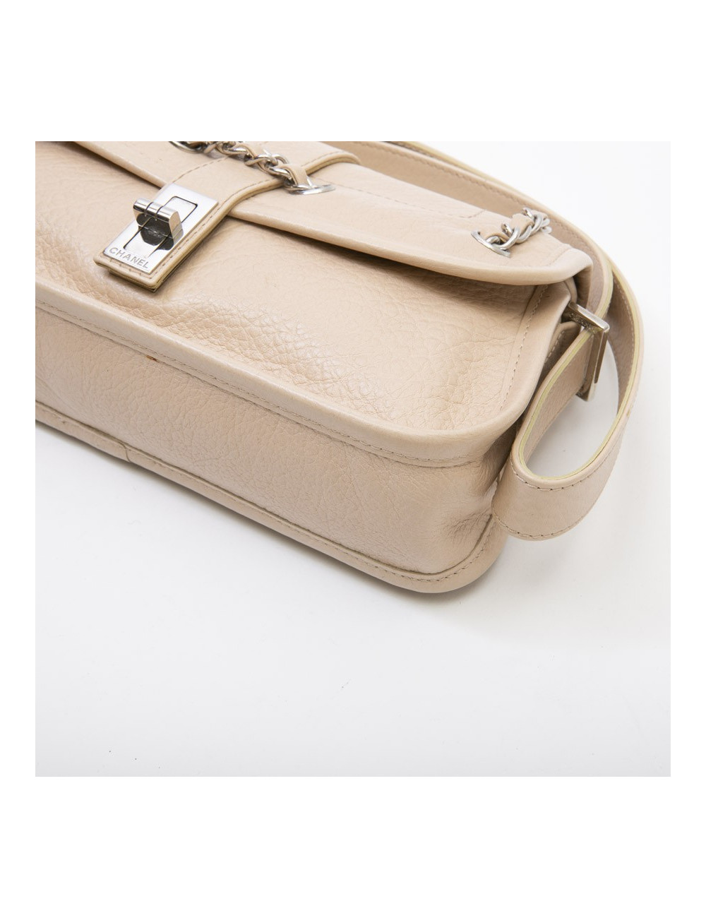 Sac CHANEL boucle 2.55 cuir grainé beige