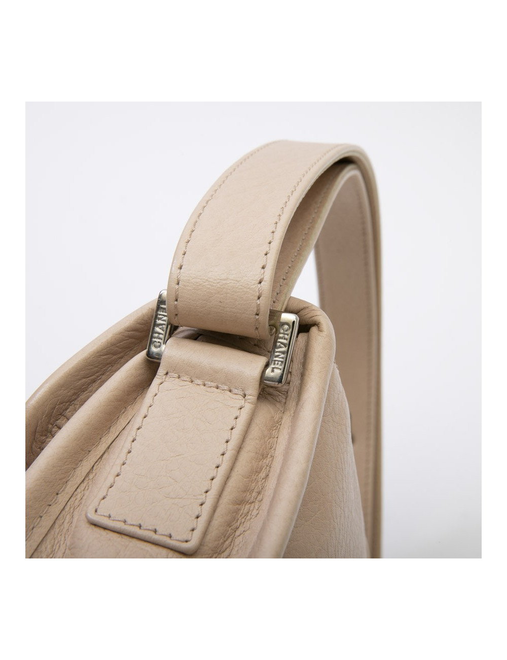 Sac CHANEL boucle 2.55 cuir grainé beige