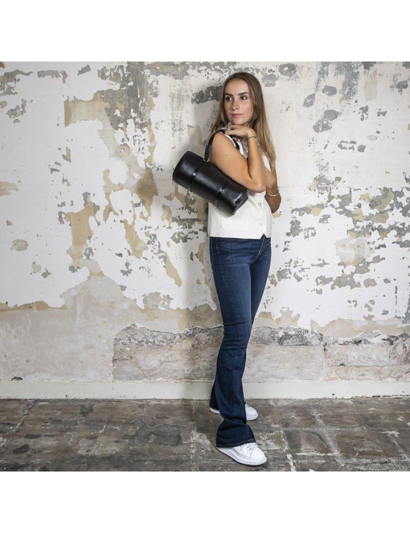 LOUIS VUITTON butterfly bag in black epi leather