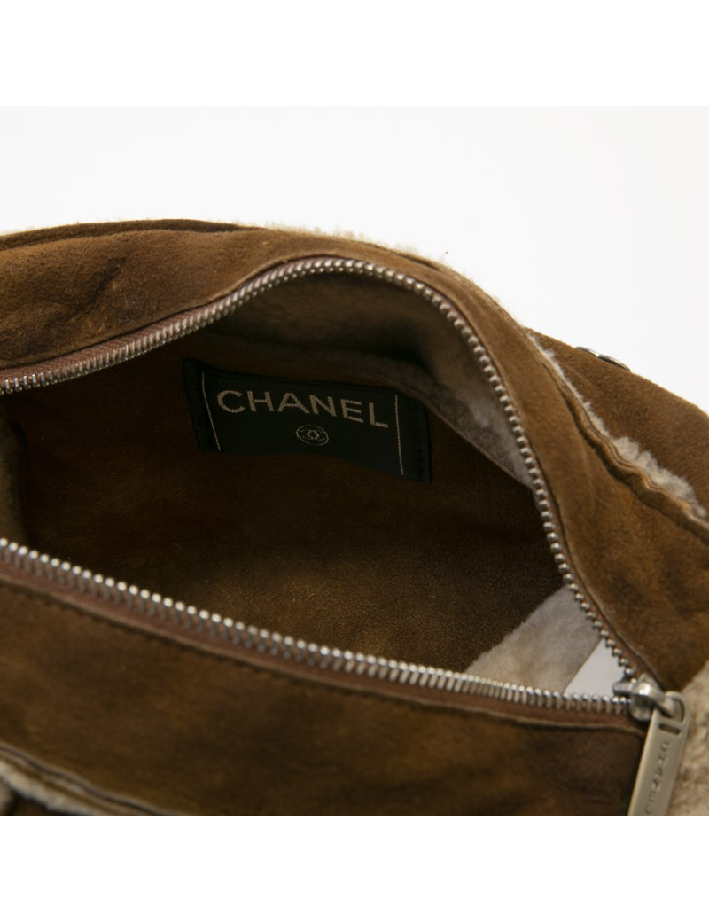 Sac CHANEL en peau retournée camel